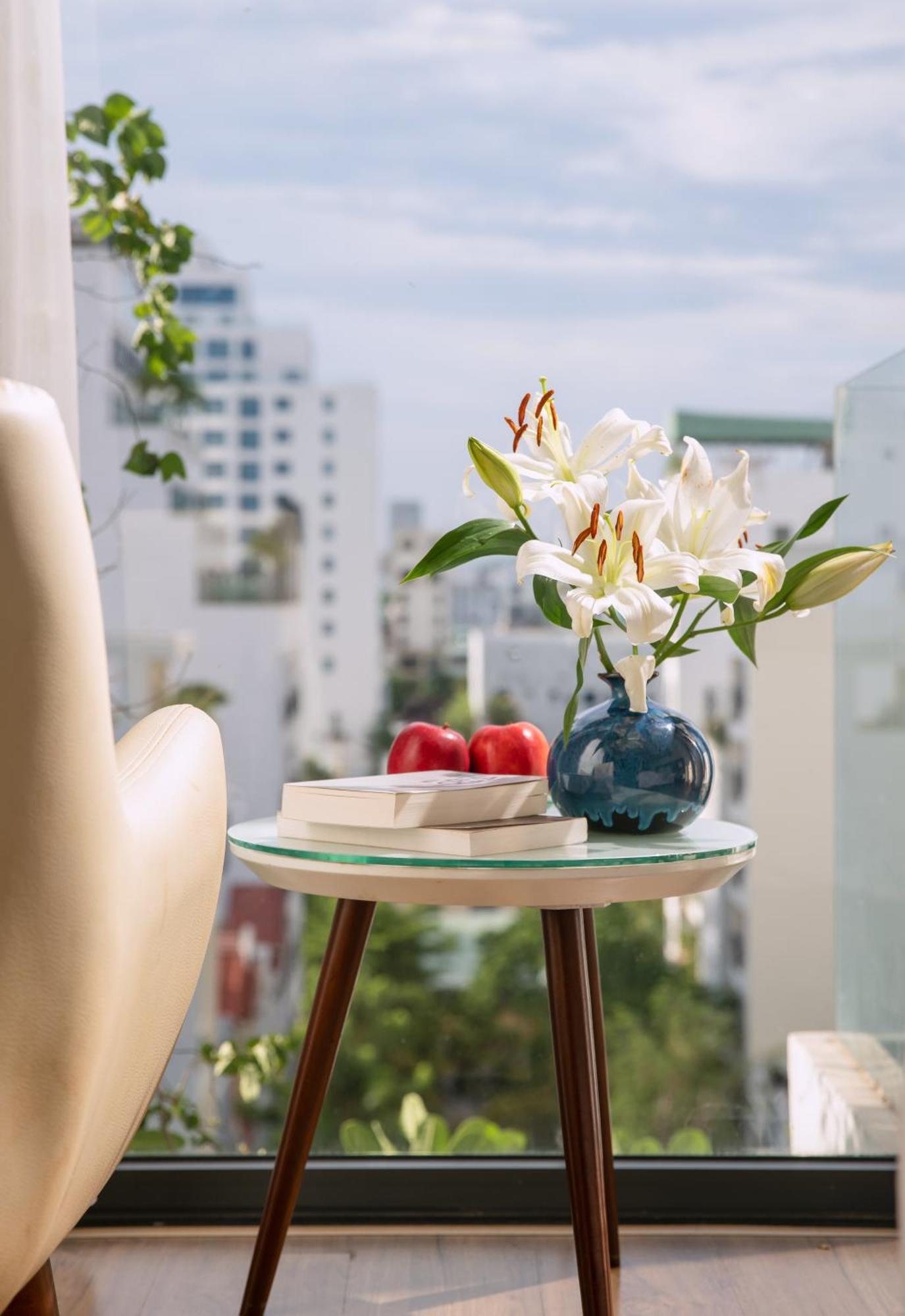 Aria Grand &